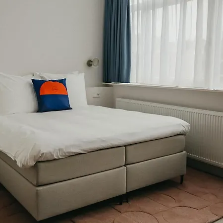 Bries - Scheveningen 2* Гаага